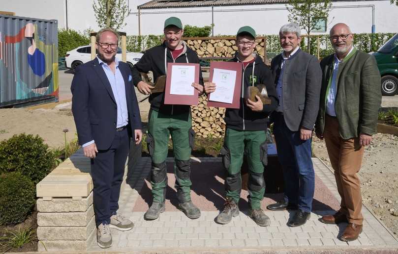 v.l.n.r.: Moritz Fahn, Felix Stark und Paul Müller, Sandro Bauer sowie Prof. Rudolf Klingshirn, Direktor des VGL Bayern. | Foto: Carolin Tietz, VGL Bayern v.l.n.r.: Moritz Fahn, Felix Stark und Paul Müller, Sandro Bauer sowie Prof. Rudolf Klingshirn, Direktor des VGL Bayern. | Foto: Carolin Tietz, VGL Bayern