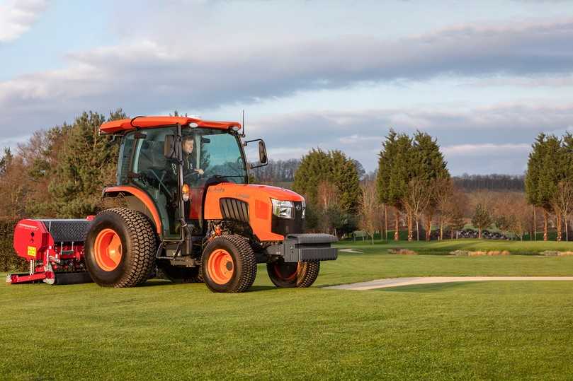 Ein Kubota-Kompakttraktor mit satellitengestützter Spurführung. | Foto: BH