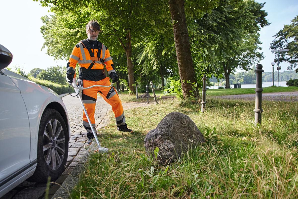 Ein Doppelschultergurt mit weichen Polsterungen soll für Arbeitskomfort selbst bei lang andauernden Arbeiten sorgen. | Foto: Stihl Ein Doppelschultergurt mit weichen Polsterungen soll für Arbeitskomfort selbst bei lang andauernden Arbeiten sorgen. | Foto: Stihl