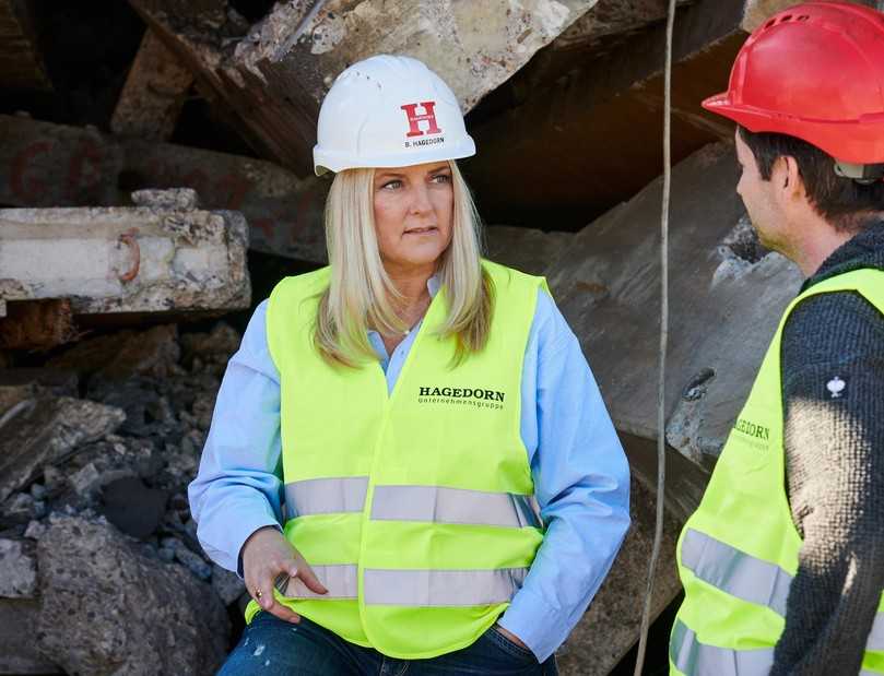 Barbara Hagedorn mit Mitarbeiter Marc Werner: "Wir brauchen mehr weibliche Vorbilder." | Foto: Philipp Oesterle/Hagedorn Unternehmensgruppe