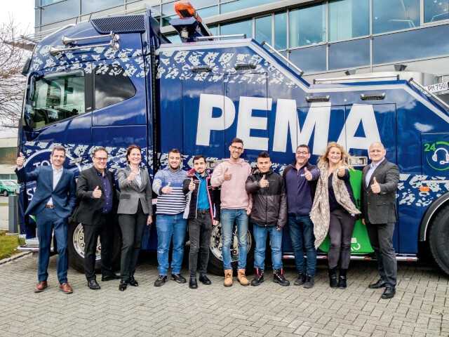 Vier spanische Trainees werden bei Pema intensiv betreut und als Nutzfahrzeugtechniker qualifiziert. | Foto: Pema