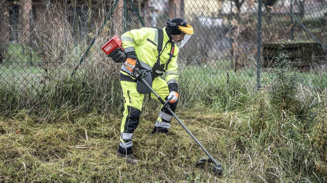 November 2024 im Garten: Trimmer und Freischneider mit Akku für Profis und Heimwerker