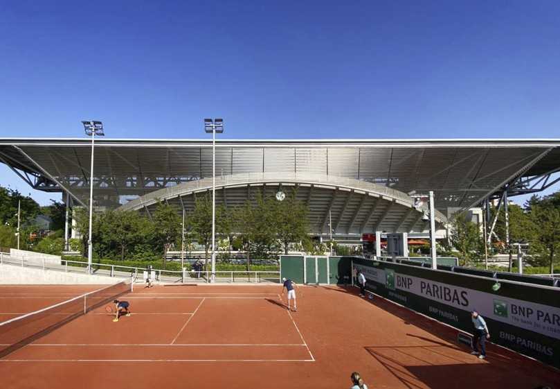 Dominique Perrault Architecture setzte bei der Dachkonstruktion des Tennisstadions Roland Garros auf Architekturgewebe von GKD. | Foto: A. Jan/Dominique Perrault Architecte, ADAGP