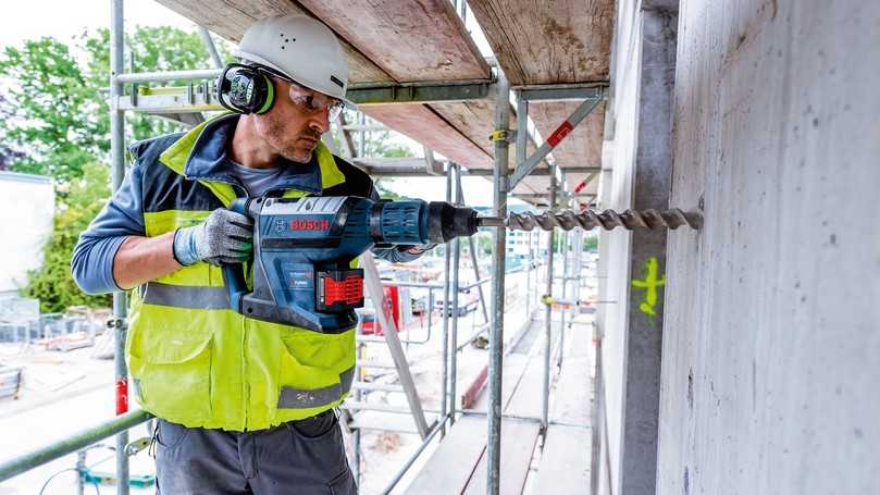 Besonders bei anspruchsvollen Anwendungen steigert die neue Akkutechnik die Laufzeit. | Foto: Bosch Power Tools