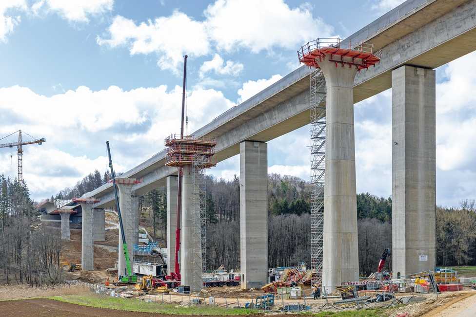 Bauprojekt: So nimmt die neue Talbrücke Krondorf Gestalt an
