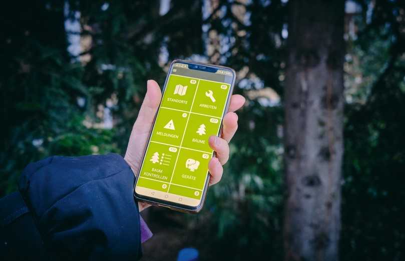Die Datenerfassung draußen erfolgt über Smartphone oder Tablet per App und unabhängig von einer Internet-Verbindung. | Foto: PAOLO VISKANIC