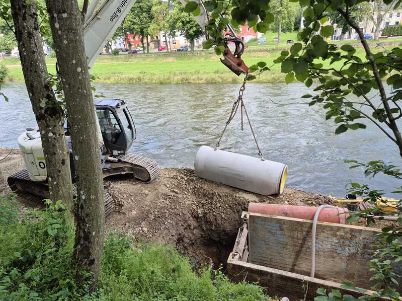 Die beengten Platzverhältnisse sind ein bestimmendes Merkmal der Baustelle. | Foto: B_I/zu Eulenburg