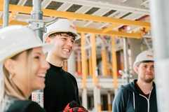 Neues Schulungsprogramm von PERI bringt praxisrelevantes Wissen auf den Punkt