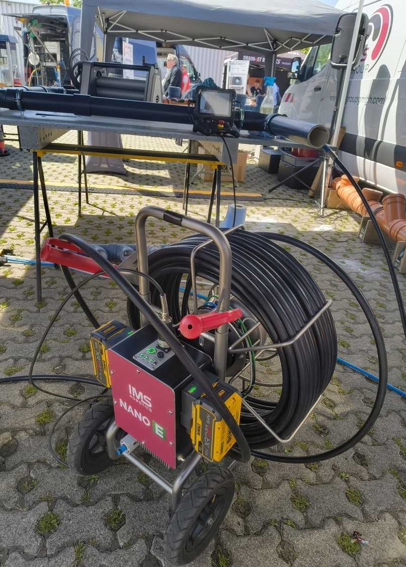 Als Teil der neuen E-Serie steht die Nano E für geräuscharme, umweltfreundliche und hochpräzise grabenlose Sanierung im kleineren Nennweitenbereich. | Foto: B_I/Valdix Als Teil der neuen E-Serie steht die Nano E für geräuscharme, umweltfreundliche und hochpräzise grabenlose Sanierung im kleineren Nennweitenbereich. | Foto: B_I/Valdix