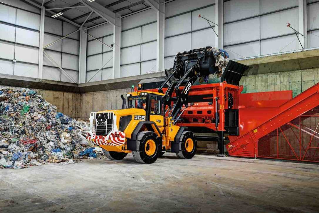 JCB Bagger Radlader und Dumper auf der Messe RecyclingAKTIV & TiefbauLIVE in Karlsruhe