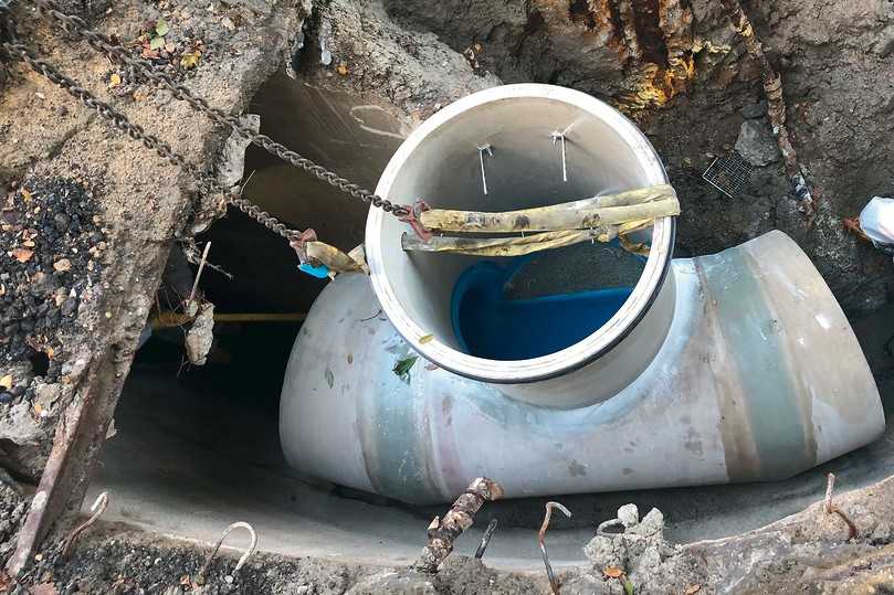 Bei der Baumaßnahme wurden auch zwei GFK-Tangentialschächte eingebaut. | Foto: Aarsleff Rohrsanierung