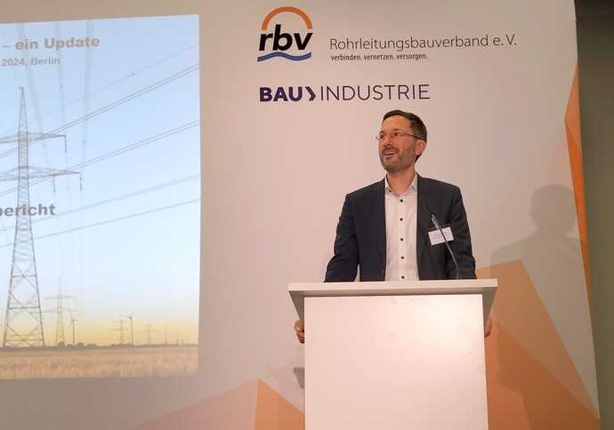 „Wo wollen wir hin mit der Energiewende und welche Aufgaben haben wir in diesem Zusammenhang“, fragte Dr. Andreas Nolde. | Foto: B_I/Valdix