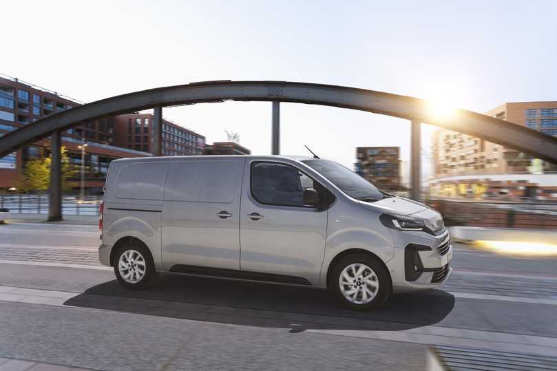 Der kleine eJolly deckt das Segment von 2,8 bis 3,2 t Gesamtgewicht ab und hat dank unterschiedlicher Batterien eine maximale Reichweite von 224 oder 352 km. | Foto: Iveco Der kleine eJolly deckt das Segment von 2,8 bis 3,2 t Gesamtgewicht ab und hat dank unterschiedlicher Batterien eine maximale Reichweite von 224 oder 352 km. | Foto: Iveco
