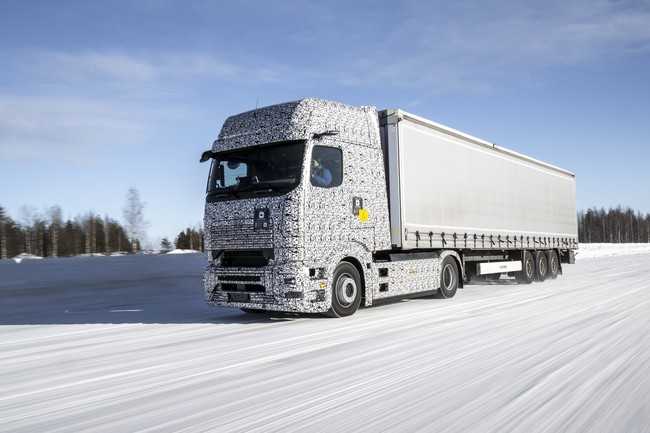 Bis zum Serienstart in 2024 haben die Mercedes-Ingenieure den eActros 600 auf Herz und Nieren geprüft – wie hier bei Minusgraden unter arktischen Bedingungen. | Foto: Mercedes-Benz Trucks