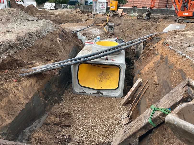 Die korrosionsgeschützten Rahmenprofile ermöglichen es, auch bei geringer Tiefenlage einen ausreichend großen Abflussquerschnitt zu schaffen. | Foto: Beton Müller