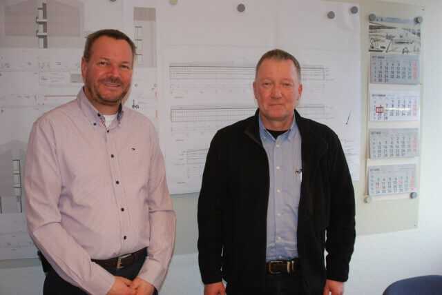Jens Dibbern (links) und Jörg Momsen sind bei der Bauunternehmung Heinrich Karstens für die Ausbildung zuständig.