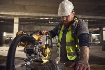++ Dewalt stellt neue Akku-Paneelsäge vor ++ Xella zeigt neuem Kalksandstein ++