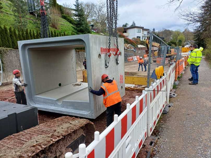 Dank einer guten Planung verlief die Montage der Elemente reibungslos. | Foto: Peter Gross Infrastruktur GmbH & Co. KG
