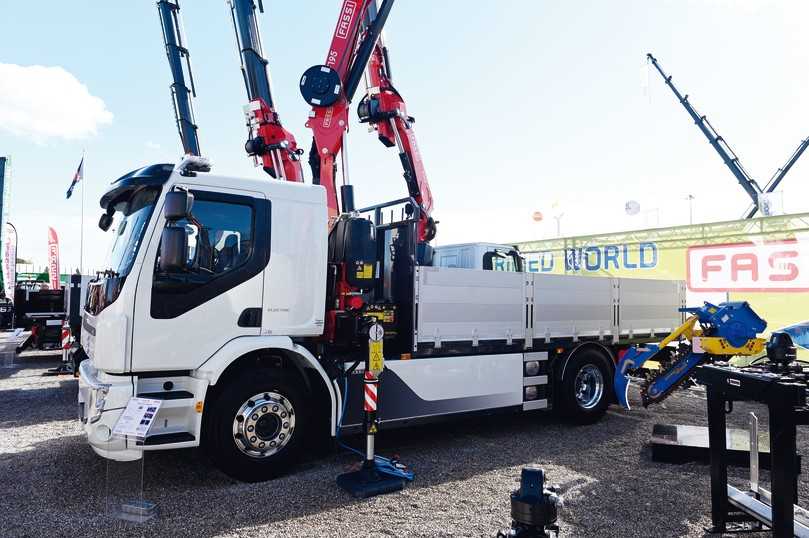 Fassi zeigte auf der Bauma 2022 den Ladekran F195A.1 mit Plug-in-Lösung „full electric“ für emissionsfreies, geräuscharmes Arbeiten. | Foto: QUATEX