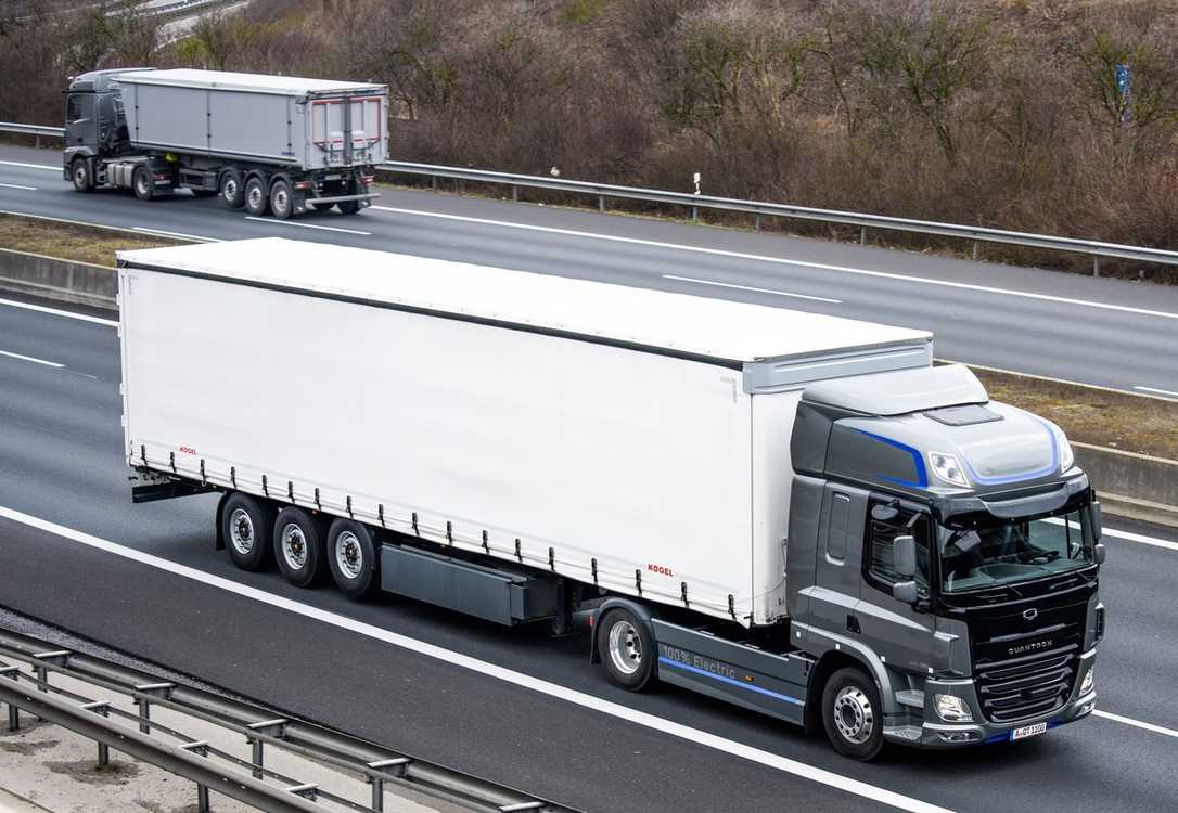 Neue Quantron E-Sattelzugmaschine auf DAF CF-Basis