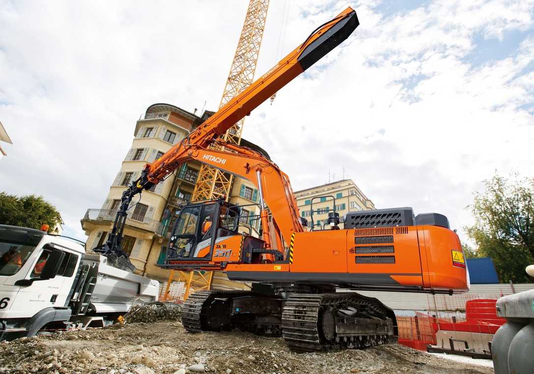 Hitachi und KTEG zeigen Spezialmaschinen auf der Bauma 2025