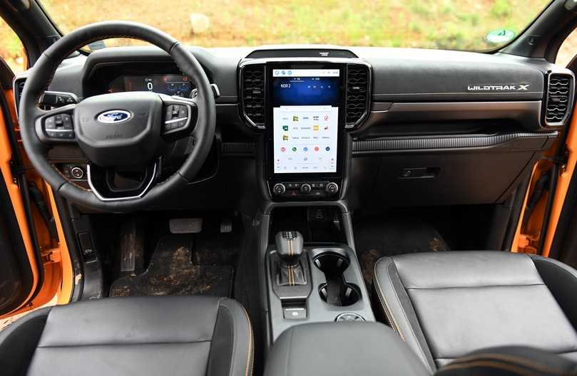 Blick ins Cockpit beim Ford Ranger. | Foto: Frank Hausmann