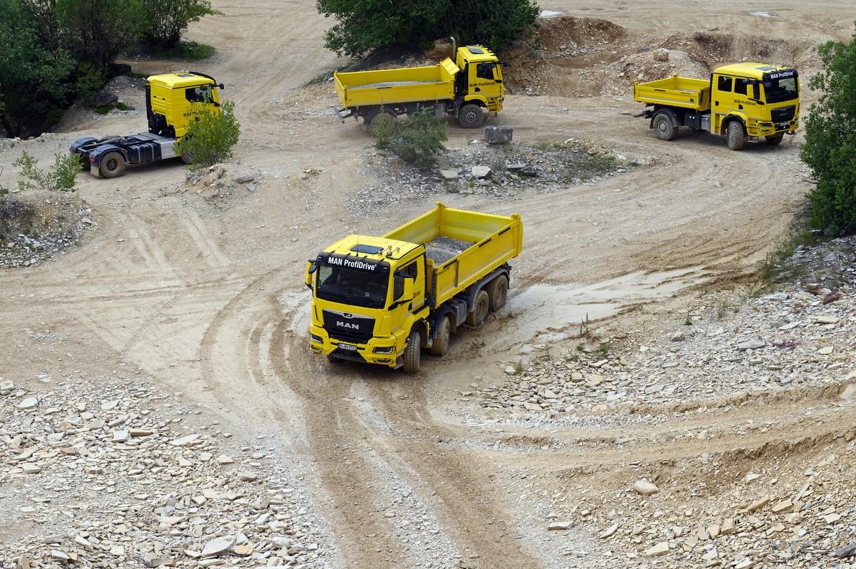 Offroad-Fahrertraining im Offroadpark Langenaltheim mit Zwei-, Drei- und Vierachsern von MAN | Foto: QUATEX