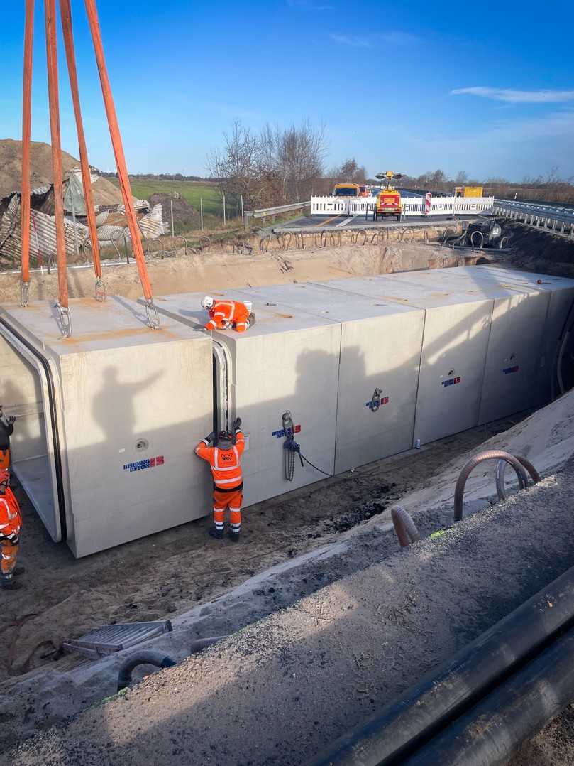 Der Einsatz von Stahlbeton-Fertigbauteilen erlaubt einen schnellen Einbau. | Foto: Berding Beton GmbH Der Einsatz von Stahlbeton-Fertigbauteilen erlaubt einen schnellen Einbau. | Foto: Berding Beton GmbH