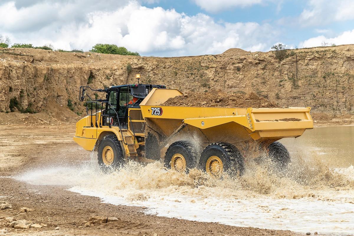 Seit 2020 auf dem Markt: Der Cat 725 Muldenkipper bietet 24 Tonnen Nutzlast für Anwendungen in der schweren Erdbewegung, in der Gewinnungsindustrie oder auf Deponien. | Foto: Caterpillar