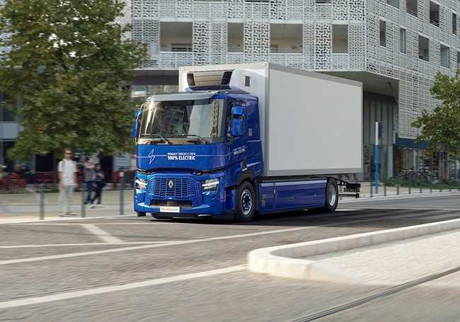 Der Renault Trucks E-Tech T für den regionalen Fernverkehr ist mit drei E-Motoren bestückt, die zusammen 666 PS leisten. | Foto: Renault Trucks