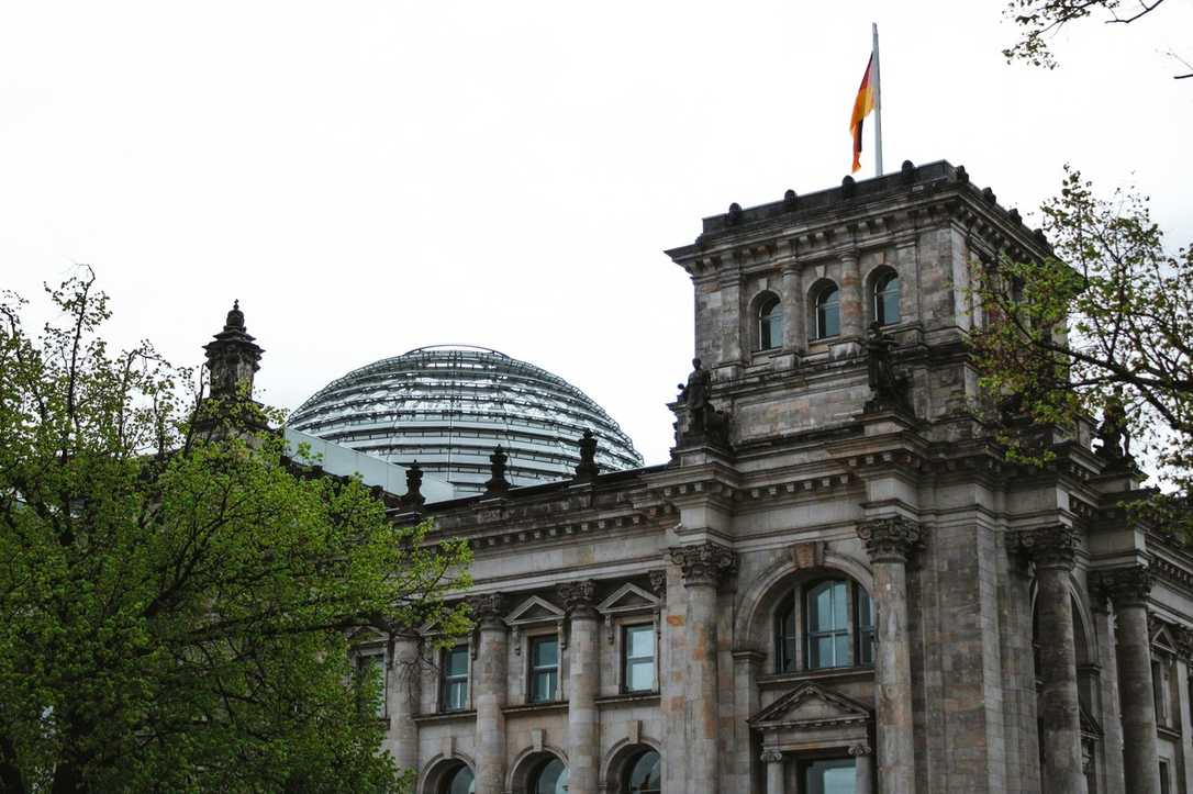 Appell an Bundestag: 3,5 Mrd. Euro jährlich für Wärmenetze und Wärmewende gefordert Appell an Bundestag: 3,5 Mrd. Euro jährlich für Wärmenetze und Wärmewende gefordert