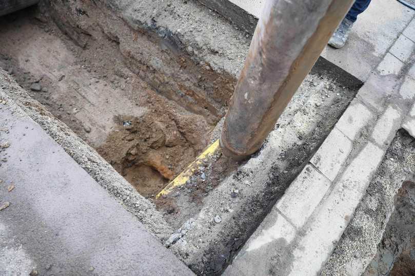 So viel wie nötig und so wenig wie möglich – nach dieser Devise arbeitet Dieter Schmitt mit seinem Saugbagger. | Foto: MTS Mobile Tiefbau Saugsysteme So viel wie nötig und so wenig wie möglich – nach dieser Devise arbeitet Dieter Schmitt mit seinem Saugbagger. | Foto: MTS Mobile Tiefbau Saugsysteme