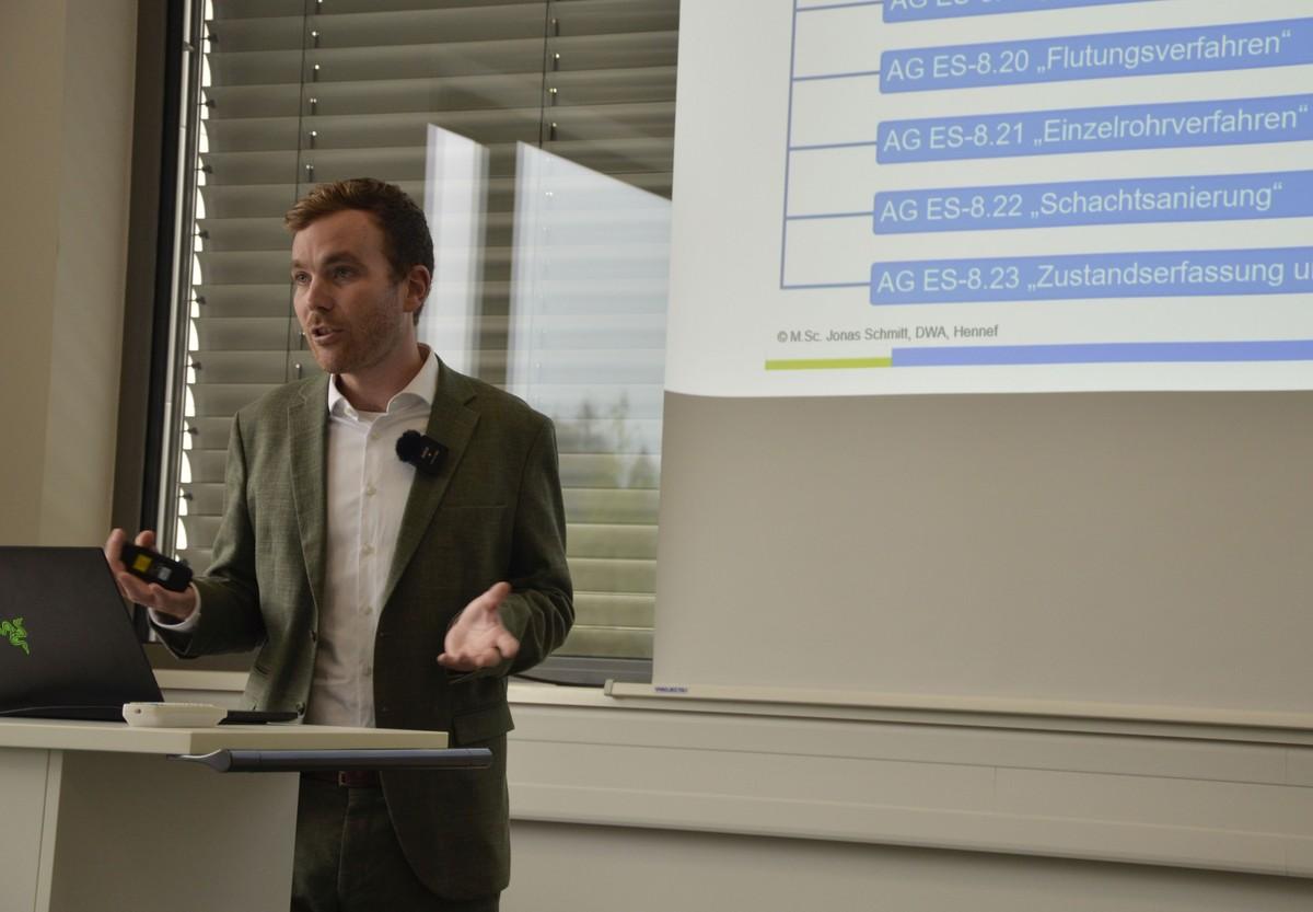 Jonas Schmitt bei seinem Vortrag zu neuen Normen und Regelwerken | Foto: B_I/Valdix