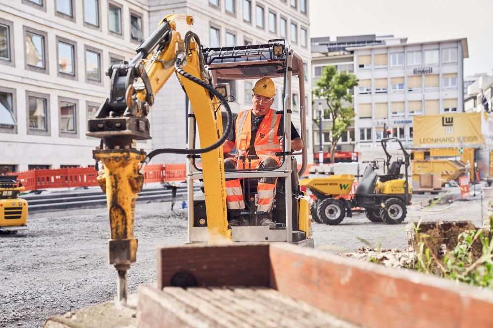 Baumaschinen und Baugeräte weiter gefragt: Handel und Vermietung legen um 5,5 Prozent zu