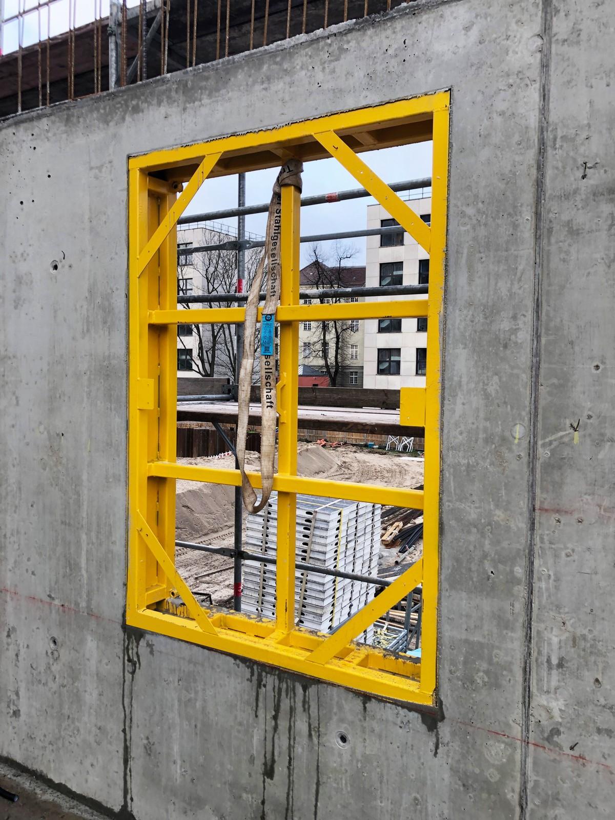 Fensterschalungen bieten höchste Wirtschaftlichkeit für die Baustelle, da sie vielfach wiederverwendbar sind und umständliche Holzarbeiten vermeiden. | Foto: Robusta-Gaukel