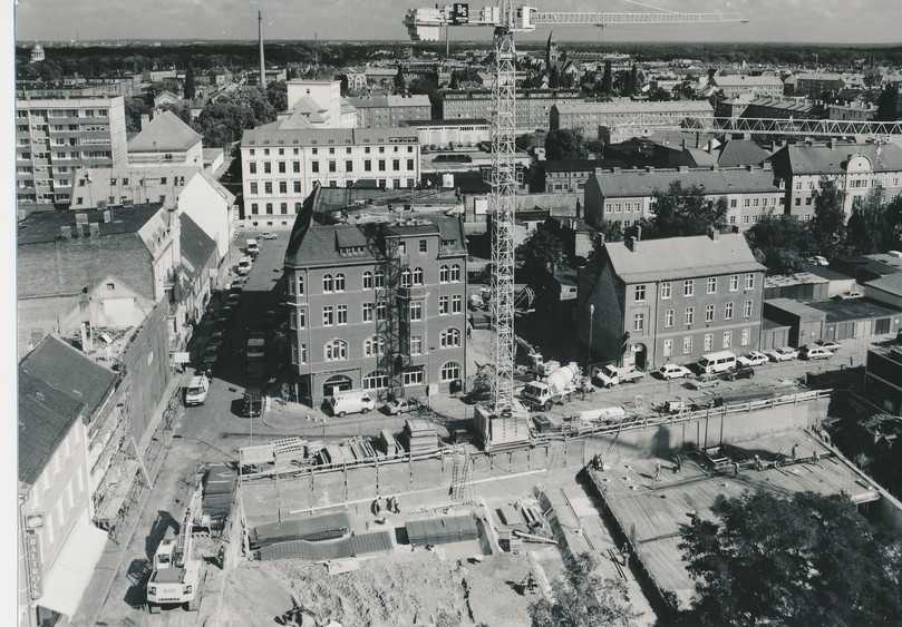 Erste D&S-Niederlassung in den neuen Bundesländern in der Dessauer Stiftsstraße 1993-1994. | Foto: Diringer & Scheidel Unternehmensgruppe