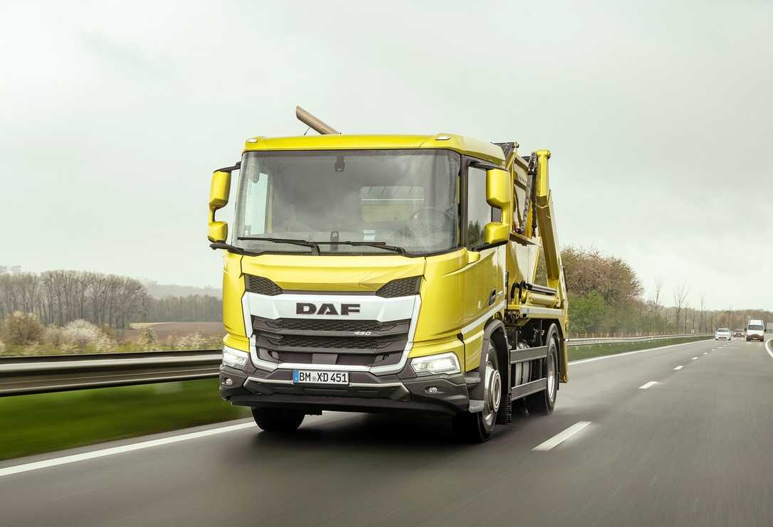 Lkw DAF XD mit Paccar PX-7-Motor mit weiteren Kabinen und Radständen