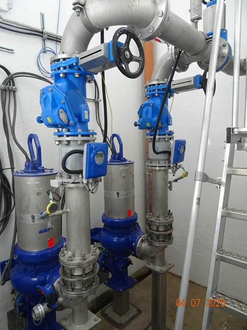 Neue Rohwasserpumpen und Installation | Foto: Horn Ingenieure Neue Rohwasserpumpen und Installation | Foto: Horn Ingenieure