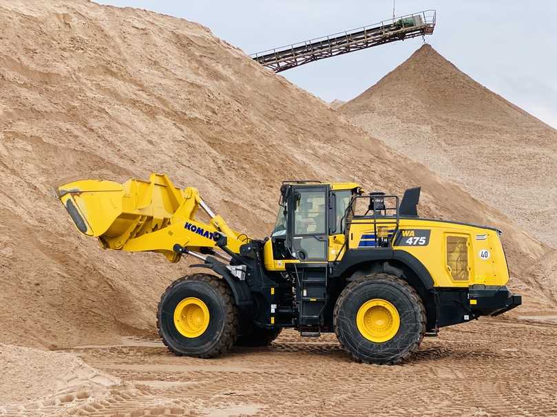 Der Komatsu-Radlader WA475-10E0 besitzt ein leistungsverzweigtes Getriebe - für mehr Produktivität und einen geringeren Kraftstoffverbrauch. | Foto: Schlüter Baumaschinen