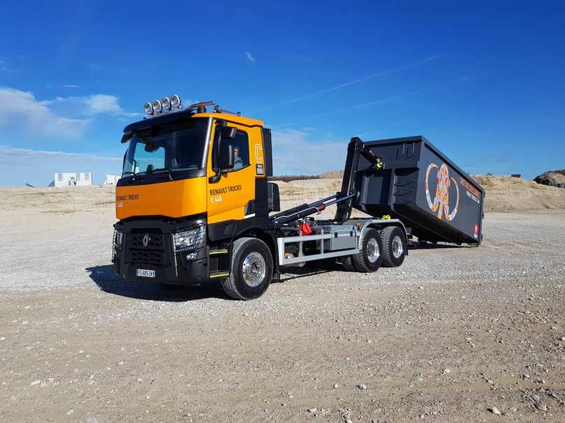 Renault Trucks C440 mit Hakenabrollgerät Multilift Ultima 21 s | Foto: Renault Trucks