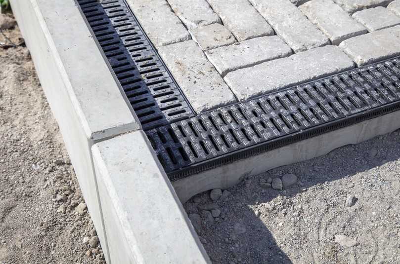 Aufgrund von Umwelteinflüssen wie der Nordseeluft, kamen bei diesem Projekt Roste und Kantenschutz aus korrosionsbeständigem Kunststoff zum Einsatz. | Foto: Aco Aufgrund von Umwelteinflüssen wie der Nordseeluft, kamen bei diesem Projekt Roste und Kantenschutz aus korrosionsbeständigem Kunststoff zum Einsatz. | Foto: Aco