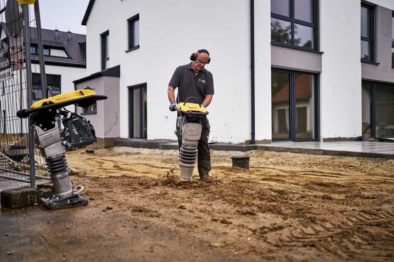 Starke Leistung und dennoch wenig Emmissionen bei den Zweitakt-Stampfern BS62-2 und BS68-2 von Wacker Neuson. | Foto: Wacker Neuson