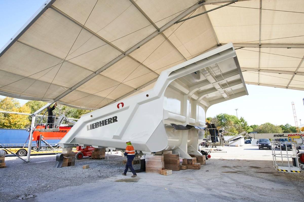 Gigantismus ist ein Hauptmerkmal der bauma - Big Player Liebherr ist da natürlich ganz weit vorn. | Foto: Messe München