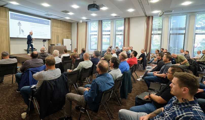 Das Zusammenspiel kompakter Industrievorträge und anschließender Live-Demonstrationen ermöglichte den Teilnehmern einen praxisnahen Einblick in moderne Systeme und Verfahren. | Foto: rbv Das Zusammenspiel kompakter Industrievorträge und anschließender Live-Demonstrationen ermöglichte den Teilnehmern einen praxisnahen Einblick in moderne Systeme und Verfahren. | Foto: rbv