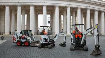 Pflasterarbeiten für das "Heilige Jahr"