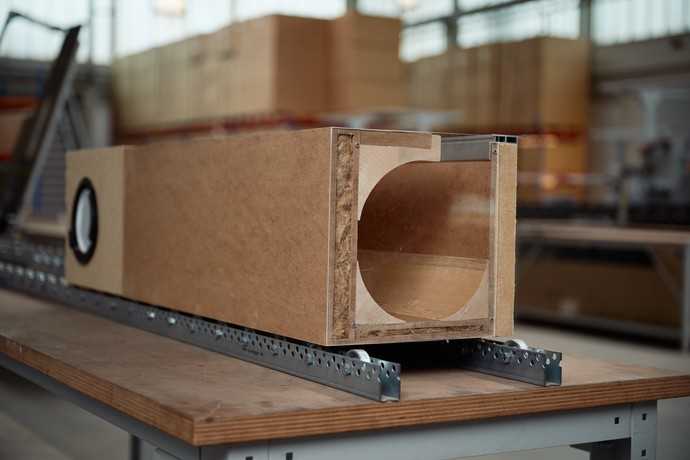 Leipfinger-Bader zeigt zum erstenmal in Stuttgart seinen neuen Holz-Rolladenkasten. | Foto: Leipfinger-Bader