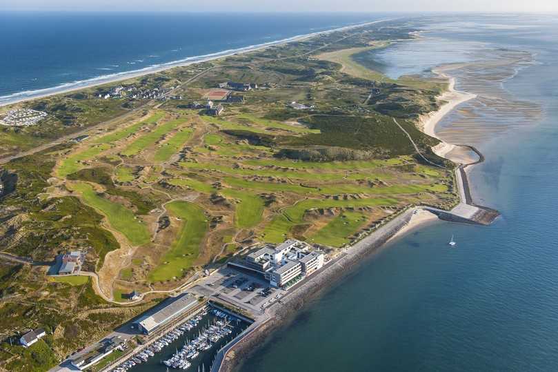 Sylts Südspitze: Wo früher Kasernen standen,  befindet sich seit 2008 die Golfanlage Budersand – benannt nach der dortigen Düne. | Foto: Stefan von Stengel