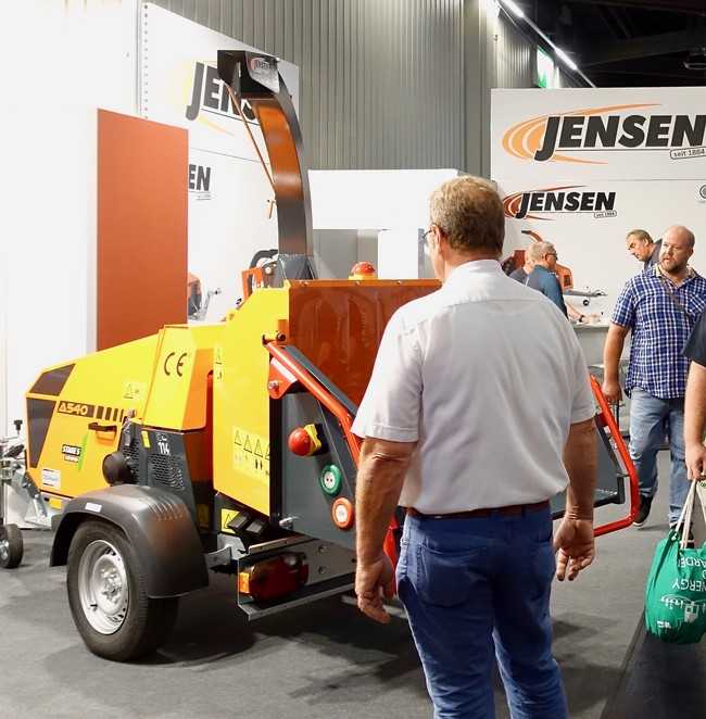 Der Jensen A540 Scheibenhacker wurde auf der GaLaBau Fachmesse 2022 präsentiert: ein leistungsstarker Bestseller. | Foto: B_I Bauer