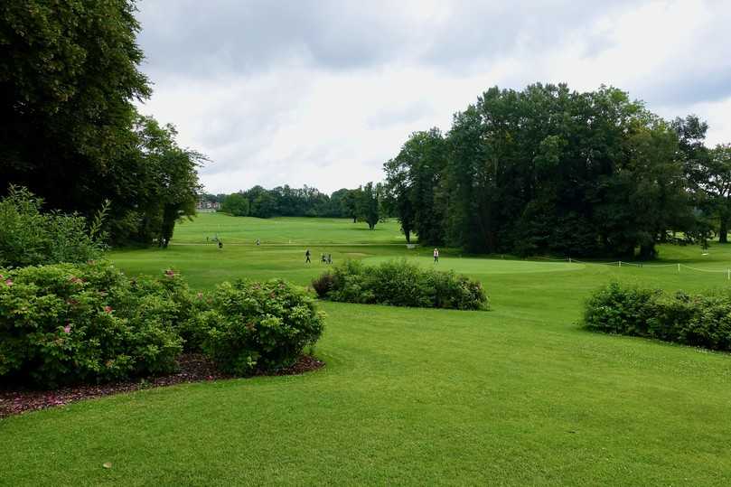 Die acht fest angestellten Greenkeeper des Golf-Club Feldafing kümmern sich nicht nur um das Golfareal, sondern pflegen auch den Forst, die Bachläufe und öffentlichen Wege des historischen Lenné-Parks. | Foto: bs