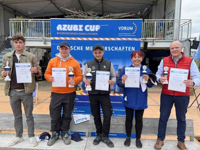 Zum zweiten Mal fand im April 2023 auf der RATL-Messe in Karlsruhe der Azubi-Cup, die Baumaschinen-Simulatoren-Meisterschaft des VDBUM, statt. Beim Großseminar 2024 in Willingen folgt nun die dritte Ausgabe. | Foto: VDBUM